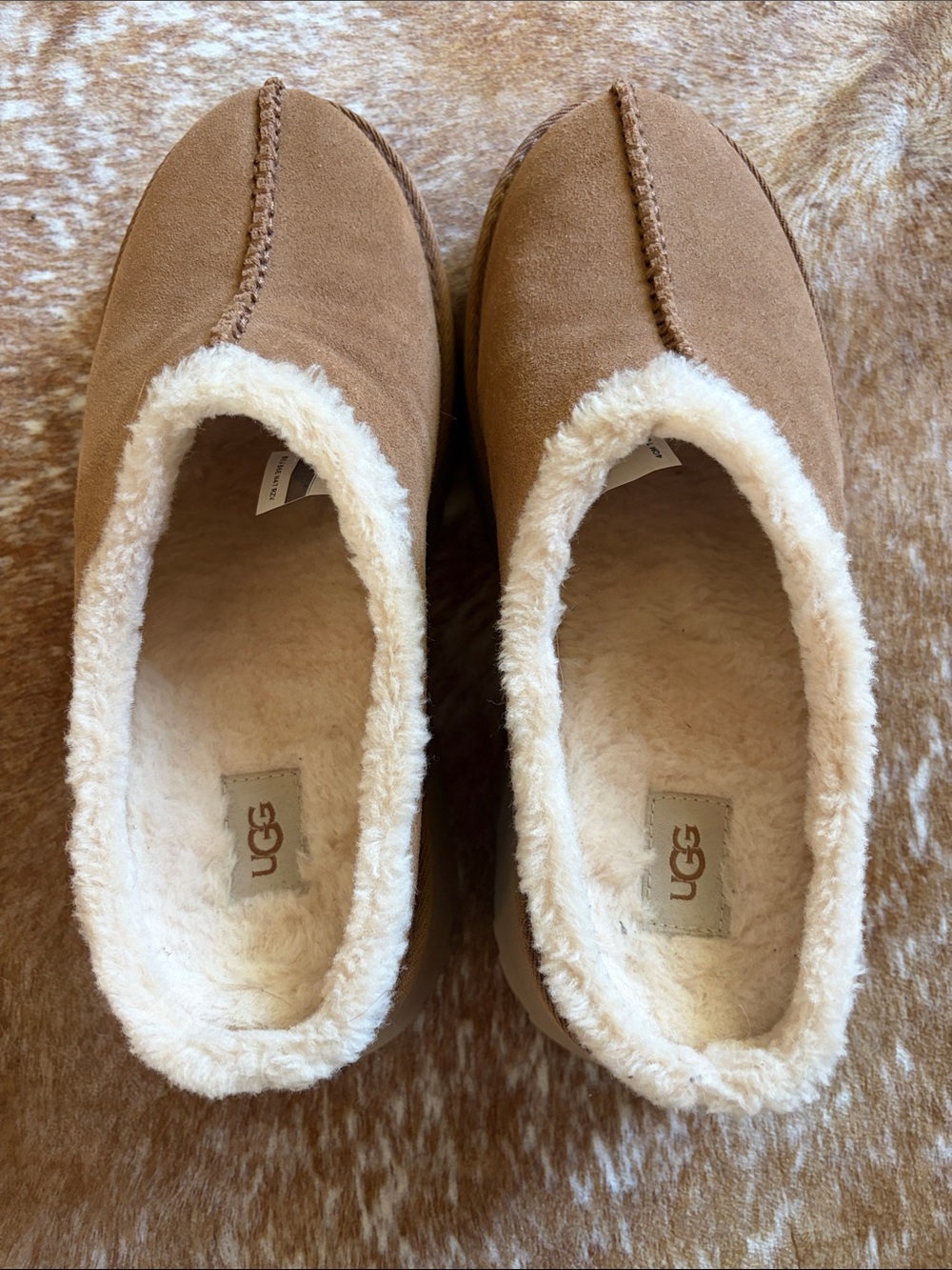 UGG Women's Tan Suede Shearling Clog Mules - Picture 3 of 7